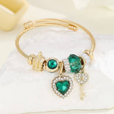 Trendy Gold Heart Charm Bracelet For Women_Cwmm8621