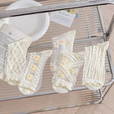 SUMMER THIN WHITE FLORAL DESIGN BOAT SOCKS_CWMS0528