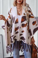 Cwocas0046_Contrast Leopard Print Knitted Fringed Cape