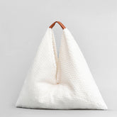 SIMPLE PORTABLE TRIANGLE SHOULDER BAG_CWAB2005