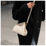 RETRO SIMPLE METAL CLIP SHOULDER BAG_CWAB1598
