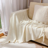 KNITTED SOFT BLANKET WITH TASSELS_CWMM0206