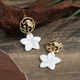 NATURAL FRESHWATER SHELL PLUMERIA EARRINGS_CWMM4326