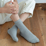 AUTUMN AND WINTER VERTICAL STRIPED CASUAL SOCKS_CWMS0981