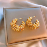 Twisted Hollow Shape Fashion Earrings_Cwasc1335