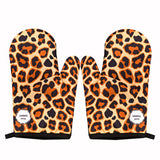 A PAIR OF HEAT RESISTANT BAKING GLOVES_CWMM1452