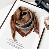 Magnetic Print Triangle Scarf For Spring Style_Cwasc02917