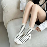 Women Hemmed Striped Straight Socks_Cwms0290