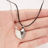 FASHIONABLE SPLICING MAGNETIC HEART NECKLACE_CWAJE2438