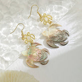 SIMPLE BLACK SHELL CARVED TURTLE EARRINGS_CWMM4328