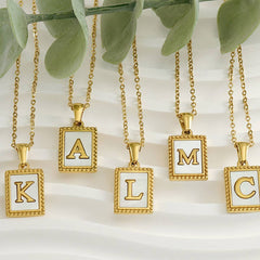 18K GOLD STAINLESS STEEL LETTER SHELL NECKLACE_CWAJE0685