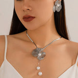 TEXTURED FLOWER SWEET COOL NECKLACE EARRING SET_CWAJE1921