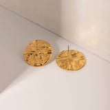 PLEATED HAMMERED ROUND DESIGN EARRINGS_CWAHA0895