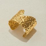 MINIMALIST 18K GOLD HAMMERED OPEN CUFF BRACELET_CWAJE4826