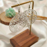 EUROPEAN AND AMERICAN HOLLOW FLOWER EARRINGS_CWAJE2005