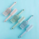 LARGE CURVED COMB WITH FLUFFY HAIR ROOTS_CWMM0932