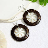 FASHION HOLLOW SPIRAL WHITE SHELL EARRINGS_CWMM4273