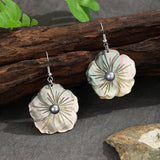 NATURAL BLACK SHELL TEMPERAMENT PETAL EARRINGS_CWMM4359
