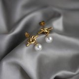 ROPE KNOT GREY PEARL STUD EARRINGS GOLD WHITE_CWAJE5038