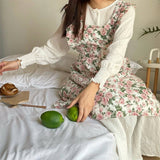 HANDMADE FLORAL ROSES AND RUFFLED APRON_CWMM5797