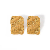 GOLD HAMMERED IRREGULAR EARRINGS_CWAHA0897