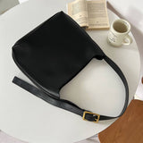 SIMPLE LEISURE BUCKET MESSENGER BAG_CWAB0964