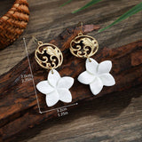 NATURAL FRESHWATER SHELL PLUMERIA EARRINGS_CWMM4326