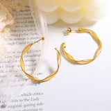 18K GOLD PLATED TWISTED C TYPE STUD EARRINGS_CWAJE0558