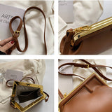 RETRO SIMPLE METAL CLIP SHOULDER BAG_CWAB1598