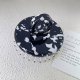 SIMPLE AND PORTABLE MASSAGE COMB_CWMM1083