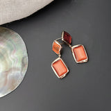 BROWN RESIN SQUARE EARRINGS_CWAJE1304