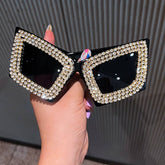 LARGE FRAME CAT EYE DIAMOND SUNGLASSES_CWASG0829