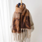 Vintage-Inspired Floral Wrap Scarf With Fringe_Cwasc2774