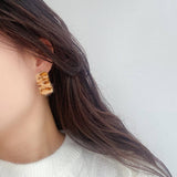 HONG KONG STYLE SHORT VELVET C HOOP EARRINGS_CWAJE2193