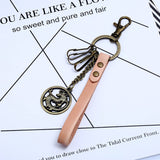 CREATIVE RETRO CAR PENDANT COWHIDE KEYCHAIN_CWMM5030