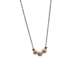 SMALL TEMPERAMENT PEARL CLAVICLE NECKLACE_CWAJE1669