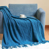 KNITTED WARM BLANKET WITH TASSELS_CWMM0199