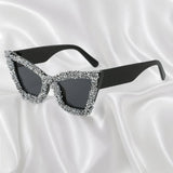 LARGE FRAME CAT EYE DIAMOND SUNGLASSES_CWASG0860
