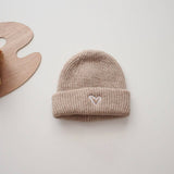 CHILDRENS STYLISH EMBROIDERED HEART KNITTED HAT_CWAH2934