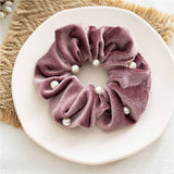 PEARL FUZZY HAIR SCRUNCHIES_CWAHA0382