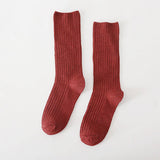 AUTUMN AND WINTER RETRO MID CALF SOCKS_CWMS0986