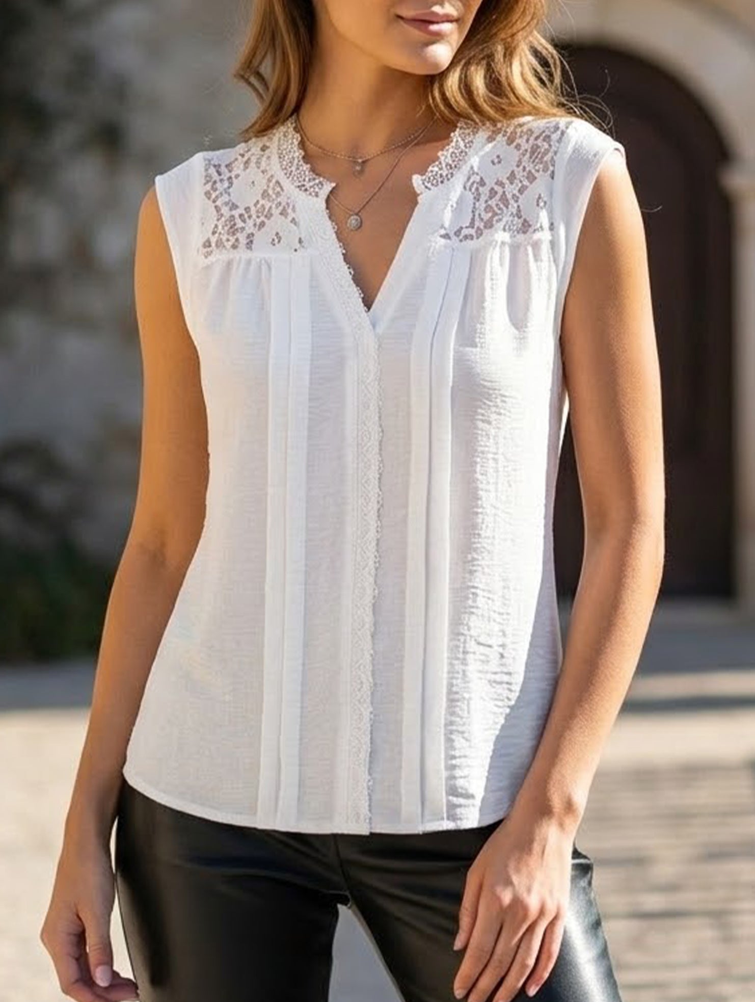 Lace Patch V Neck Shirt_CWTSTS00916 - WHITE (S) 1