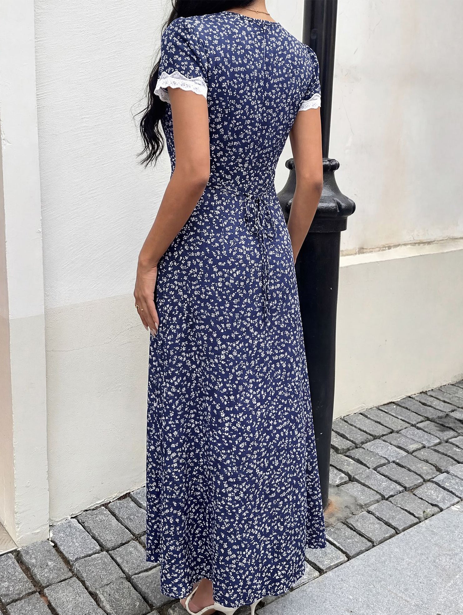 Lace Patch Floral V Neck Maxi Dress_CWDMD02895