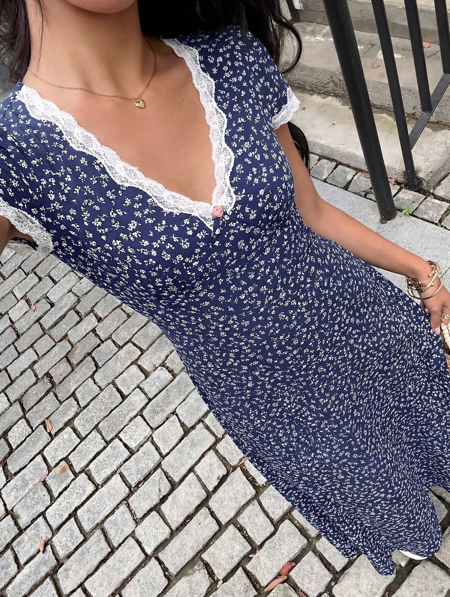 Lace Patch Floral V Neck Maxi Dress_CWDMD02895