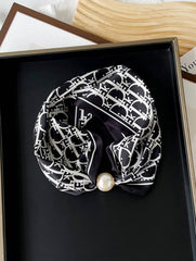 SILKY PRINT SCARF NECKLACE PEARL MAGNETIC CLASP_CWASC0820