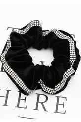 SOLID COLOR VELVET SCRUNCHIE