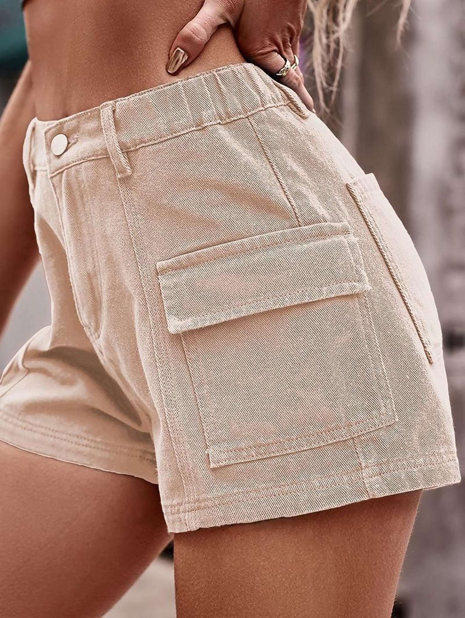 FLAT POCKET ELASTIC WAIST CARGO SHORTS - Doublju