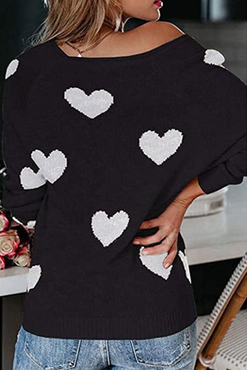 WOMEN HEART PRINTING LOOSE FIT KNIT SWEATER - Doublju