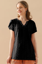 BUCKLED V NECK PUNCHING LACE TULIP SLEEVE TEE - Doublju