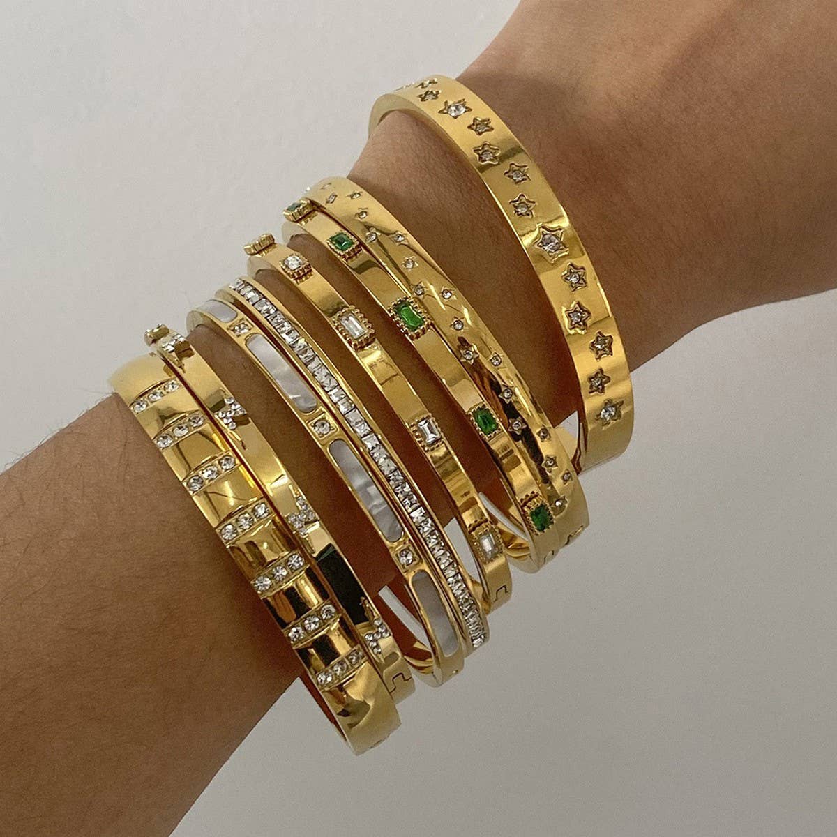 LUXURY ZIRCON CLASP BRACELET IN STAINLESS STEEL_CWAJE4656